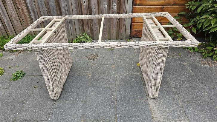 Mooie Tuintafel frame, Tuin en Terras, Tuintafels, Zo goed als nieuw, Rechthoekig, Kunststof, Ophalen