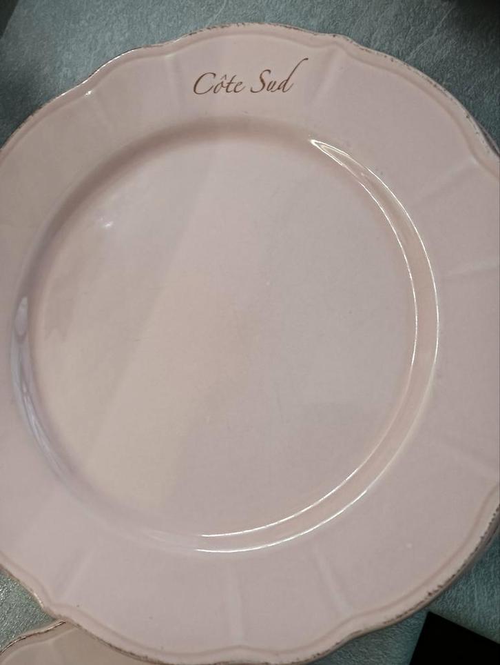 GEZOCHT. Riviera Maison Côte Sud servies, Huis en Inrichting, Keuken | Servies, Zo goed als nieuw, Bord(en), Overige stijlen, Aardewerk