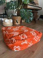 Marokkaanse handgemaakte poef uit Marrakech, oranje poef, Huis en Inrichting, Zo goed als nieuw, Stof, 50 tot 75 cm, Vierkant