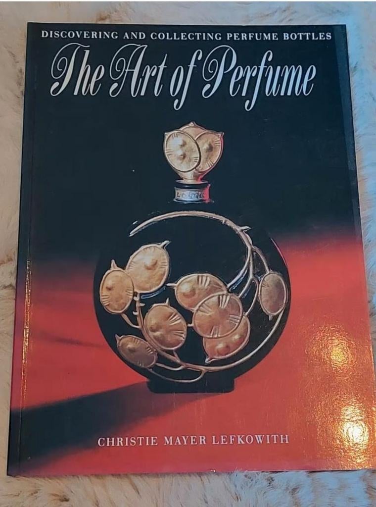 The art of perfume - parfumboek, Boeken, Hobby en Vrije tijd, Zo goed als nieuw, Overige onderwerpen, Ophalen of Verzenden