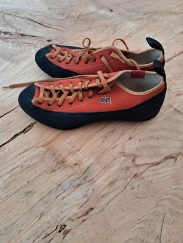EB Boreal Klimschoenen - Oranje/Zwart maat 27 beschikbaar voor biedingen