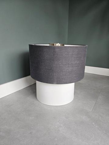 Lamp beschikbaar voor biedingen