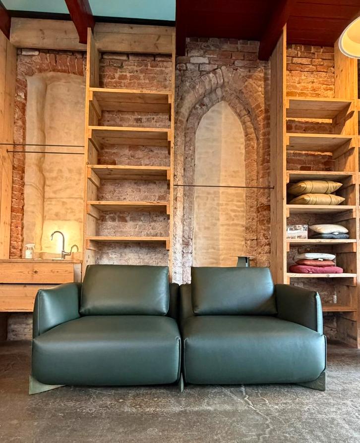 Leolux Naila 2,5 zits bank NIEUW, Huis en Inrichting, Banken | Bankstellen, Nieuw, 75 tot 100 cm, Ophalen