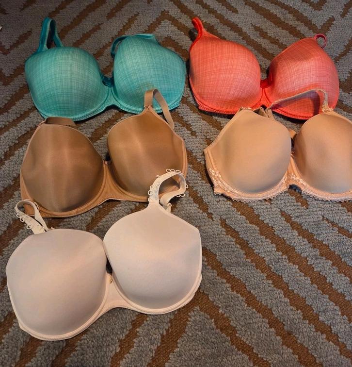 BH's mt 75G, Kleding | Dames, Ondergoed en Lingerie, BH, Rood, Ophalen of Verzenden