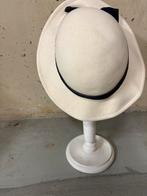 Hoed, Ophalen, Zo goed als nieuw, One size fits all