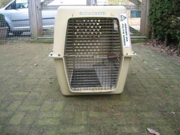 Ex. Politie Grote Beige Honden Bench gebruikt i.z.g.s. beschikbaar voor biedingen