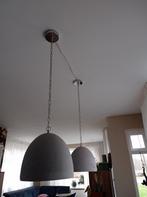 2 Betonnen hanglampen van Woonexpress, Minder dan 50 cm, Stoer industrieel, Overige materialen, Ophalen of Verzenden