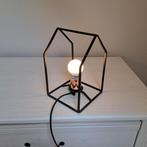 Trendy tafellamp., Minder dan 50 cm, Industrieel, Ophalen of Verzenden, Metaal