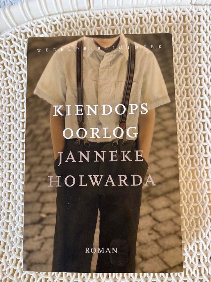 Kiendops Oorlog - Janneke Holwarda, Boeken, Romans, Gelezen, Nederland, Ophalen of Verzenden
