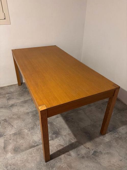 Houten eettafel. Gratis af te halen!, Huis en Inrichting, Tafels | Eettafels, Gebruikt, 50 tot 100 cm, 150 tot 200 cm, Vijf personen of meer
