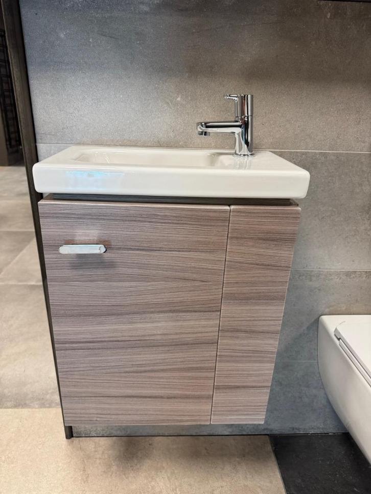 Fonteinmeubel showroommodel, Doe-het-zelf en Verbouw, Sanitair, Nieuw, Wastafel, Chroom, Ophalen
