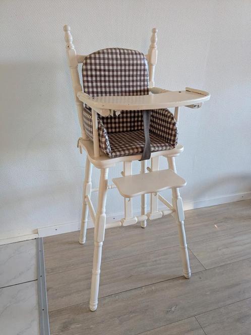 Houten kinderstoel met zitverkleiner - Landelijke stijl, Kinderen en Baby's, Kinderstoelen, Gebruikt, Overige typen, Stoelverkleiner