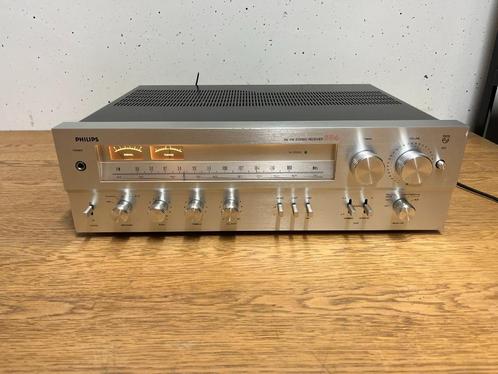 Philips 684 Versterker Recivier, Audio, Tv en Foto, Versterkers en Receivers, Zo goed als nieuw, Stereo, 60 tot 120 watt, Overige merken
