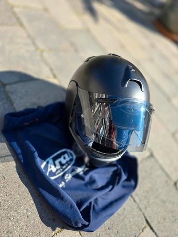 Zwarte Arai helm XS + extra vizier beschikbaar voor biedingen