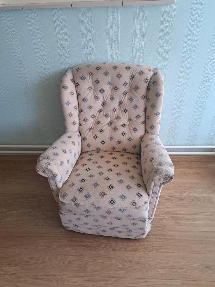 Comfortabele fauteuil met klassieke print, Huis en Inrichting, Fauteuils, Ophalen