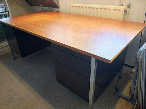 Directie bureau houten blad, Huis en Inrichting, Bureaus, Zo goed als nieuw, Ophalen