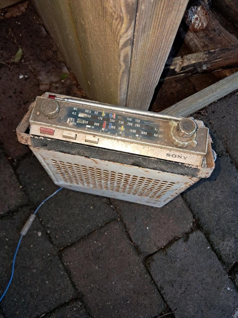 Sony radio vintage, Auto diversen, Ophalen of Verzenden, Gebruikt