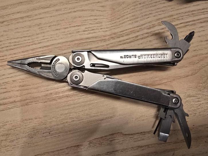 Leatherman Surge Multitool. Optioneel met bit kit en holster, Doe-het-zelf en Verbouw, Gereedschap | Handgereedschap, Gebruikt
