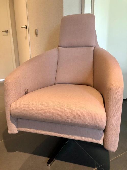 ipdesign ip design Boss by Cynthia Starnes Lounge Chair, Huis en Inrichting, Fauteuils, Zo goed als nieuw, Metaal, Stof, Minder dan 50 cm