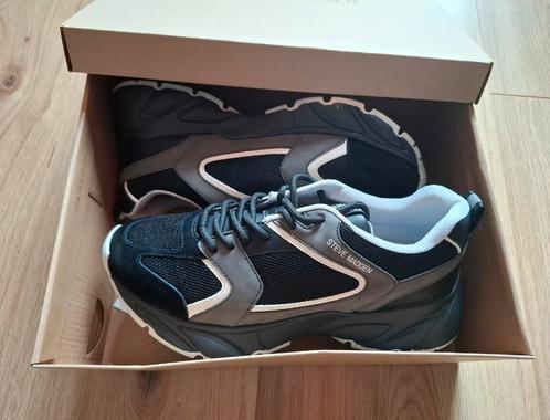 STEVE MADDEN Sneakers laag 'STANDOUT' in Grijs  Maat 41, Sport en Fitness, Loopsport en Atletiek, Nieuw, Hardloopschoenen, Overige merken