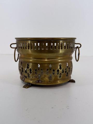 messing potje op pootjes beschikbaar voor biedingen