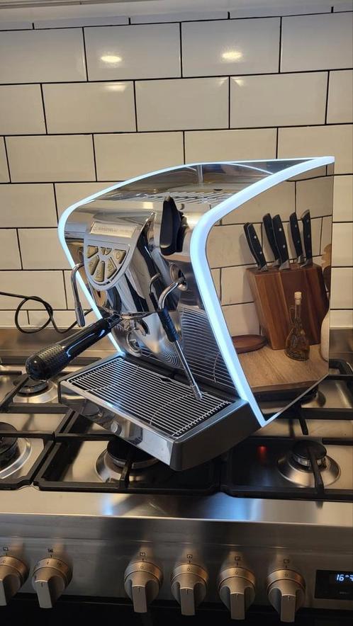 Simonelli Musica Lux // Altijd Goed Onderhouden, Witgoed en Apparatuur, Koffiezetapparaten, Zo goed als nieuw, Gemalen koffie