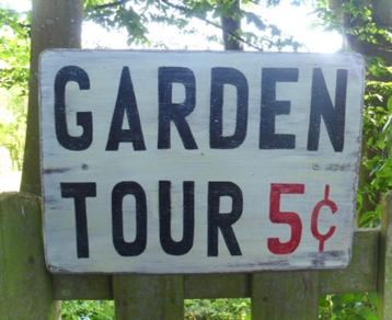 Handgeschilderd reclame bord 'Garden Tour' / tuin ronde beschikbaar voor biedingen