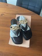 NIEUW Notre-V teenslipper zwart €30, Slippers, Notre-V, Zwart, Nieuw