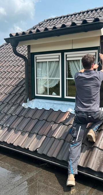 Aluminium (dak)raam met elektrisch rolluik beschikbaar voor biedingen