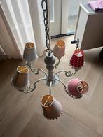 Leuke kroonluchter met gekleurde kapjes, Huis en Inrichting, Lampen | Kroonluchters, Ophalen, Zo goed als nieuw, Stof