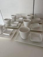 Yong servies, Ophalen of Verzenden, Zo goed als nieuw, Overige stijlen, Kop(pen) en/of Schotel(s)