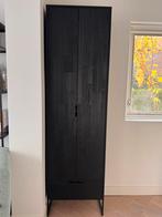 Woood Silas Zwarte Kast - Zo Goed Als Nieuw!, Ophalen, 200 cm of meer, Zo goed als nieuw, Met lade(s)