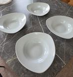 4 pasta borden, Huis en Inrichting, Keuken | Servies, Ophalen of Verzenden, Zo goed als nieuw, Bord(en), Overige stijlen