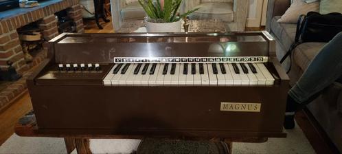 Magnus orgel moet weg, Muziek en Instrumenten, Orgels, Zo goed als nieuw, 2 klavieren, Ophalen