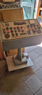 Tof industriëel vintage bedieningspaneel uit fabriek, Ophalen
