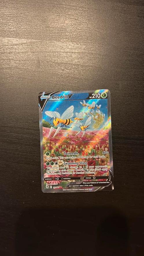 Pokemon - Beedrill V, Hobby en Vrije tijd, Verzamelkaartspellen | Pokémon, Zo goed als nieuw, Losse kaart, Ophalen of Verzenden