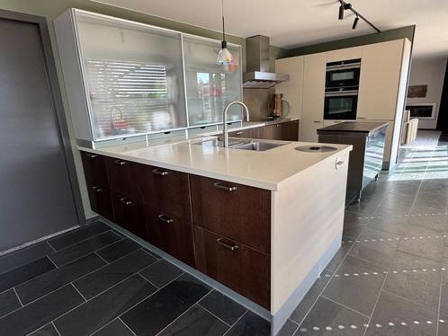Arclinea keuken U-vorm, offwhite/walnoot 2.32 x 4.8 x 2.40 m, Huis en Inrichting, Keuken | Complete keukens, Gebruikt, U-keuken