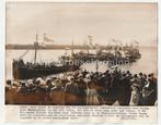 Vlootrevue Scheveningen haringvissers persfoto 1953 SCH 361, Verzamelen, Foto's en Prenten, Gebruikt, Verzenden, Foto, 1940 tot 1960