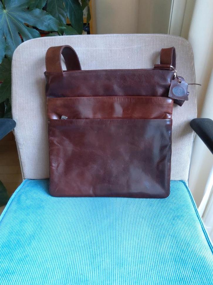 Leren schoudertas SASA design donkerbruin vintage, Sieraden, Tassen en Uiterlijk, Tassen | Schoudertassen, Zo goed als nieuw, Overige merken