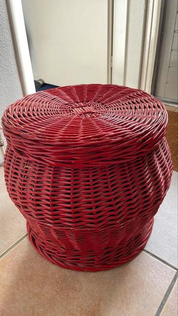 Wasmand of opbergmand. beschikbaar voor biedingen