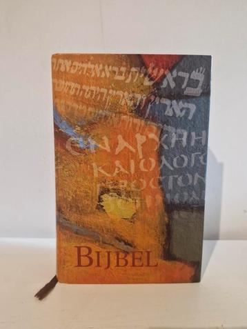 De Bijbel zonder deuterocanonieke boeken beschikbaar voor biedingen