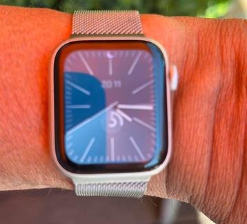 Apple Watch Series 7 40mm Silver  beschikbaar voor biedingen