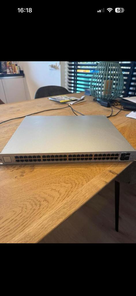 Ubiquiti UniFi US-48-500W POE+, Computers en Software, Netwerk switches, Gebruikt, Ophalen of Verzenden