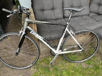 Giant wielrenfiets, racefiets 28inch, onbeschadigd, maat M/L beschikbaar voor biedingen