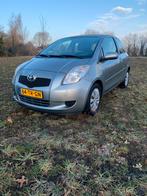Toyota Yaris 1.3 16V Vvt-i 3DR MMT 2007 Grijs, Auto's, 40 €/maand, 4 cilinders, Origineel Nederlands, Yaris