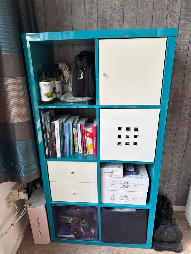 IKEA Kallax hoogglans - inclusief hangende plank, Huis en Inrichting, Kasten | Boekenkasten, Ophalen, Kunststof, Gebruikt, 100 tot 150 cm