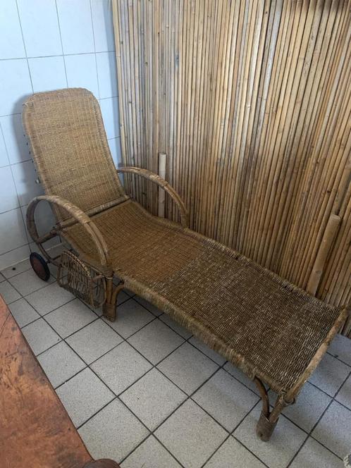 Vintage Boho bamboo rotan ligstoel  1960, Antiek en Kunst, Antiek | Meubels | Stoelen en Banken, Ophalen