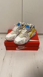 Nike huarache floral swoosh maat 44, Nieuw, Nike, Sneakers of Gympen, Ophalen