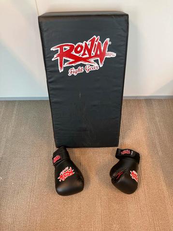 Bokshandschoenen en Stootkussen - Ronin Fight Gear beschikbaar voor biedingen