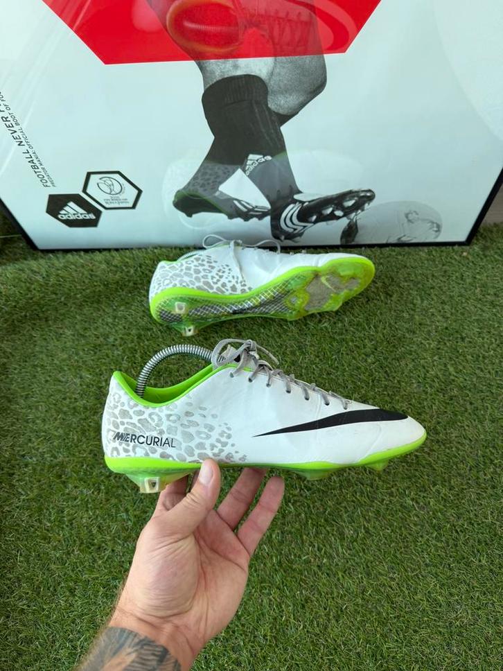 Nike Mercurial vapor voetbalschoenen, Sport en Fitness, Voetbal, Zo goed als nieuw, Schoenen, Maat XS of kleiner, Ophalen of Verzenden